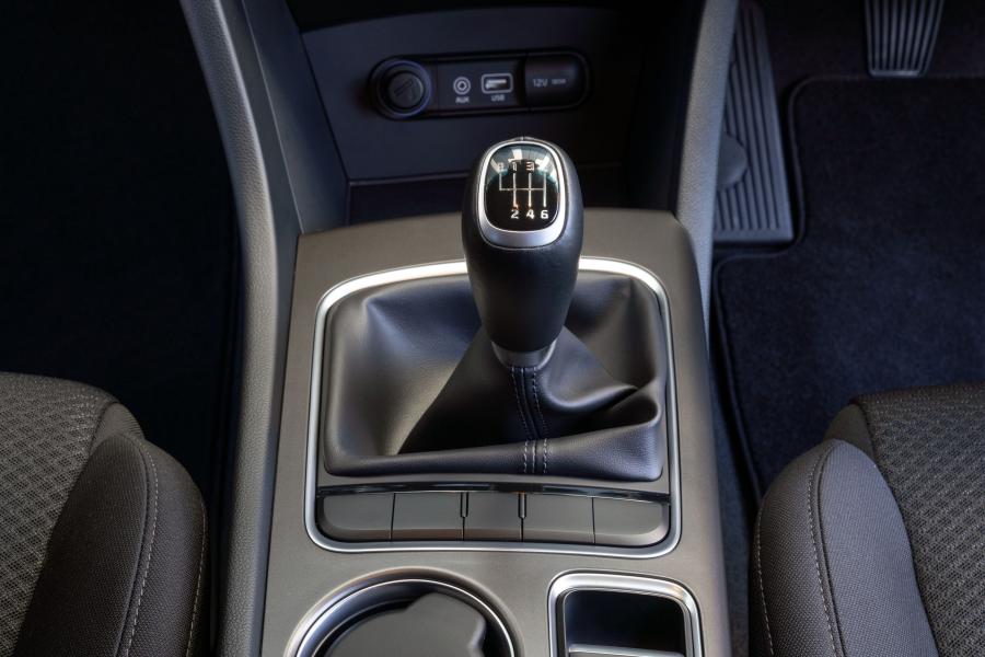 Детали интерьера Kia Optima (JF) 2018 года  (UK) (фото 18 из 27)